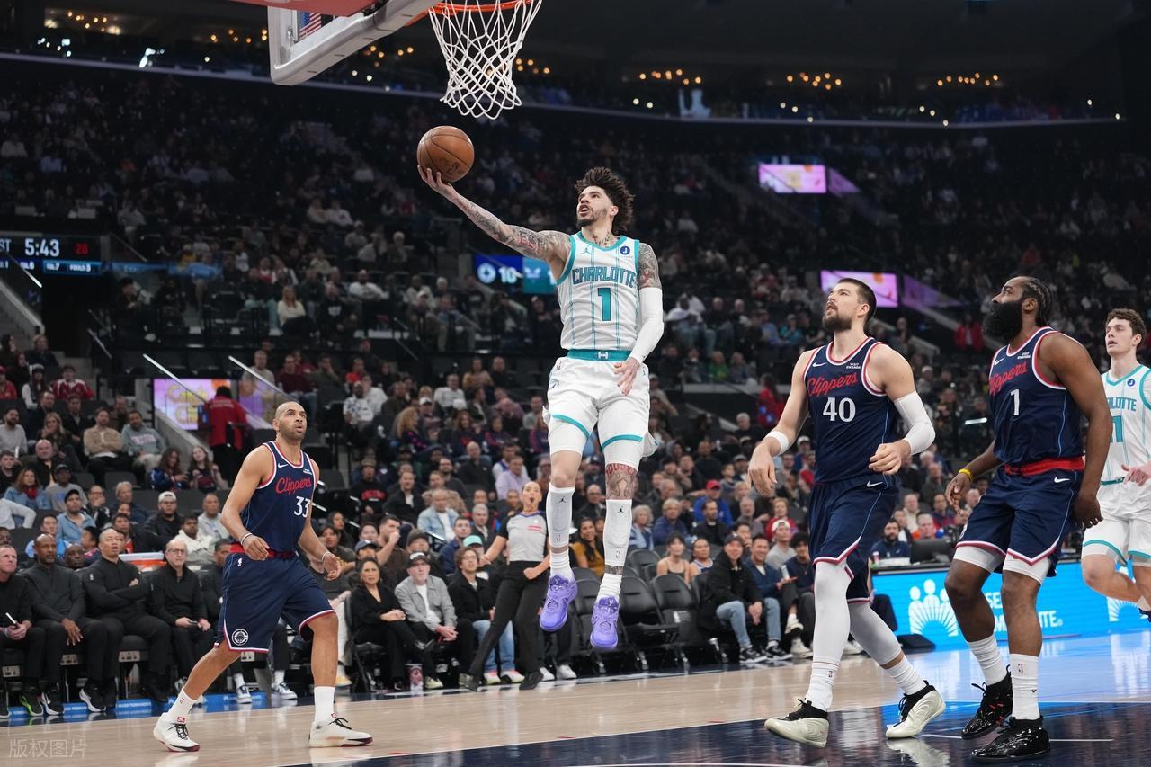 超越奥尼尔！哈登得分历史第9！出来见上帝！小卡35+5+3打爆黄蜂