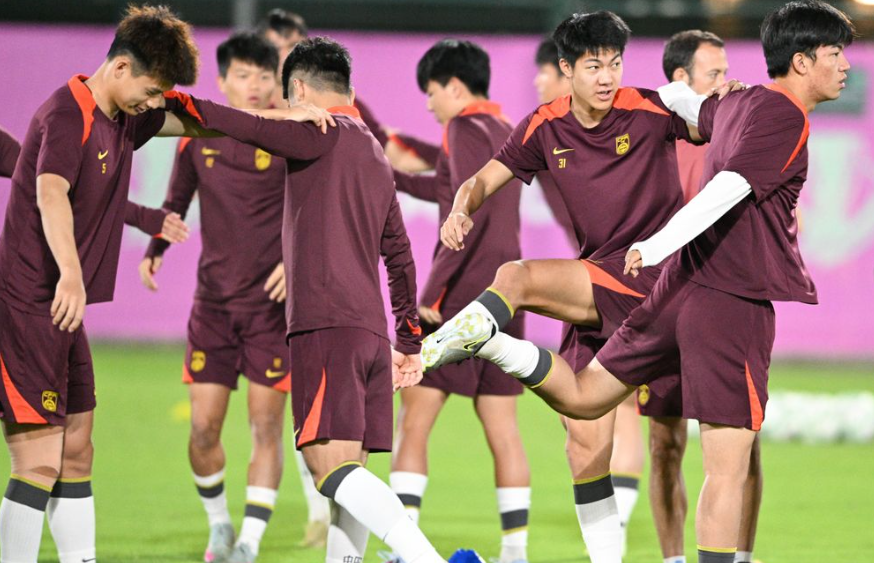 差距大!中国队VS日本队,亚足联给出6大对比,冠军已失去悬念?